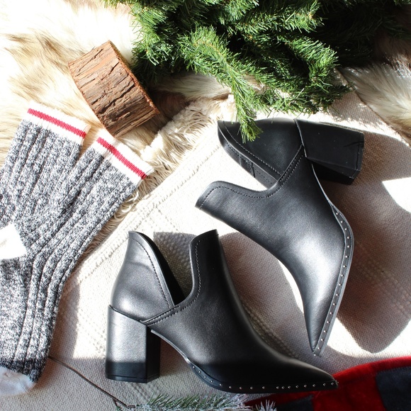 Fall collection// Black Bootie - Picture 5 of 5